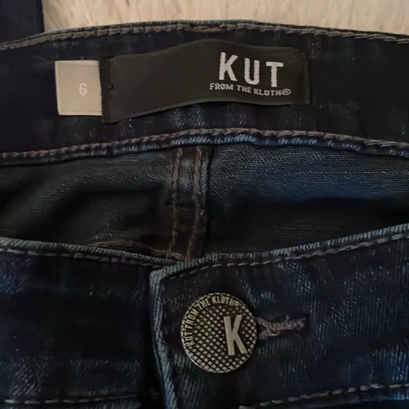 Kut from the Kloth Blue Denim Jeans.  Size 6. - Picture 2 of 8
